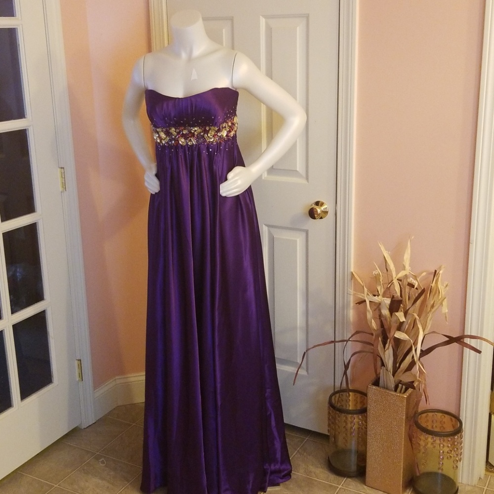 Prom dress. Gown